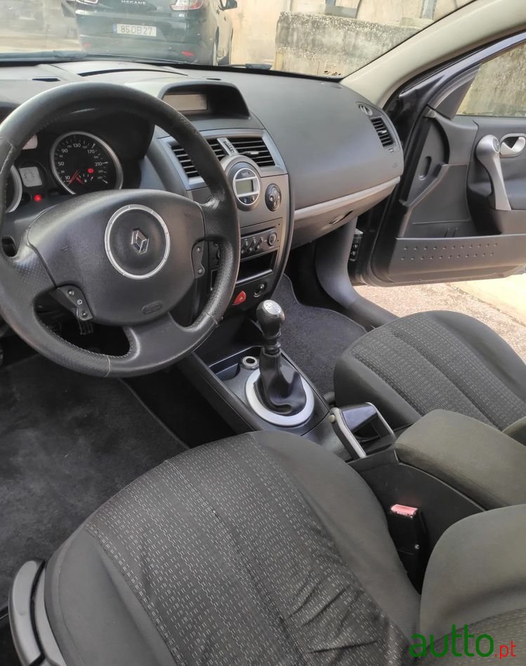 2008' Renault Megane Break photo #6