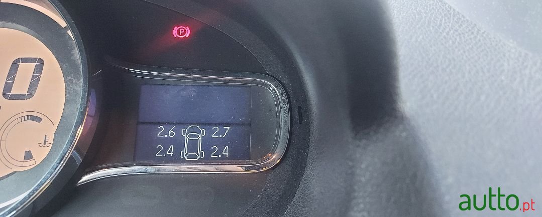 2014' Renault Megane photo #2