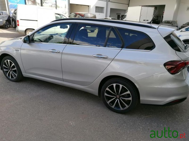 2018' Fiat Tipo Station Wagon photo #5