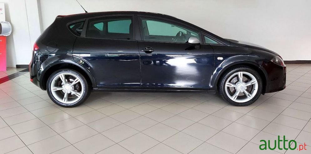 2008' SEAT Leon photo #3