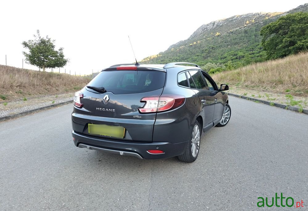 2012' Renault Megane Sport Tourer photo #4