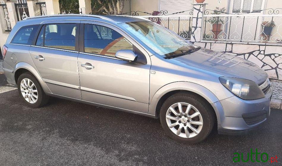 2006' Opel Astra Caravan photo #2