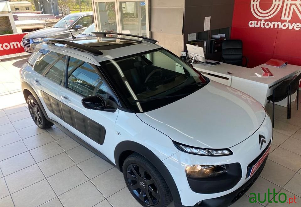 2015' Citroen C4 Cactus photo #1