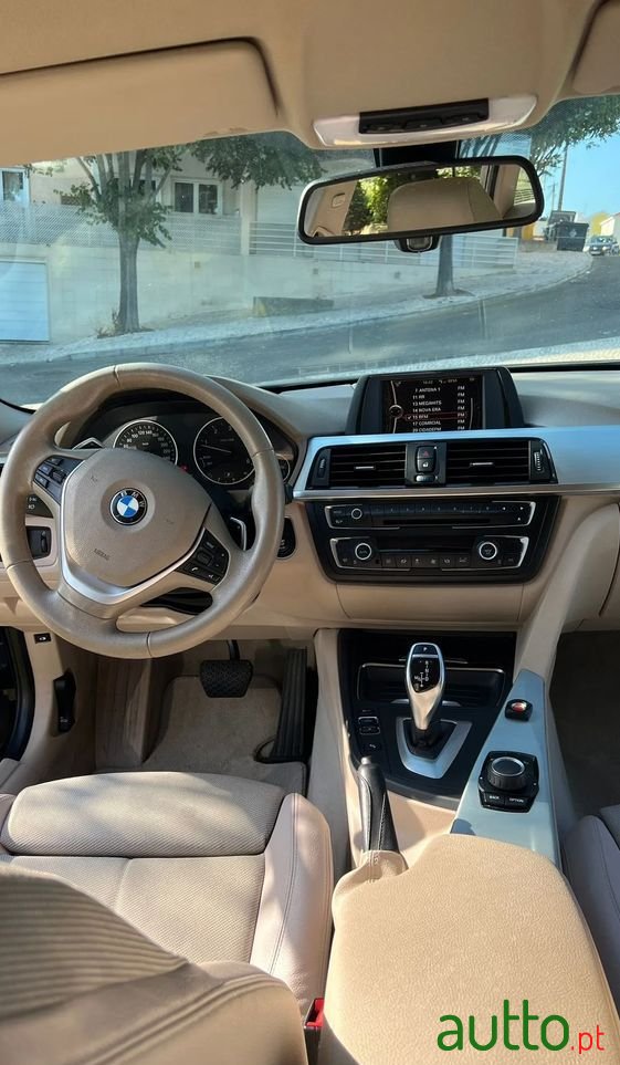 2013' BMW 325 D Touring Auto photo #4