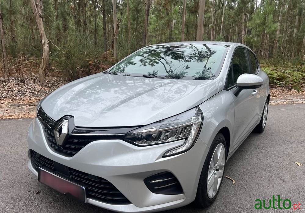 2020' Renault Clio photo #1