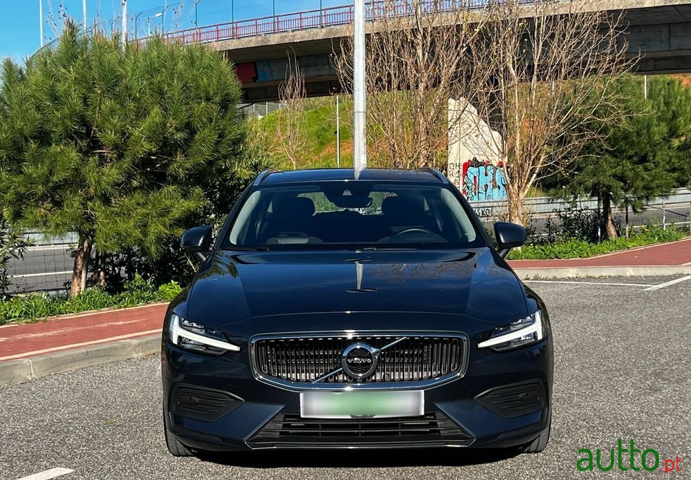 2020' Volvo V60 photo #3