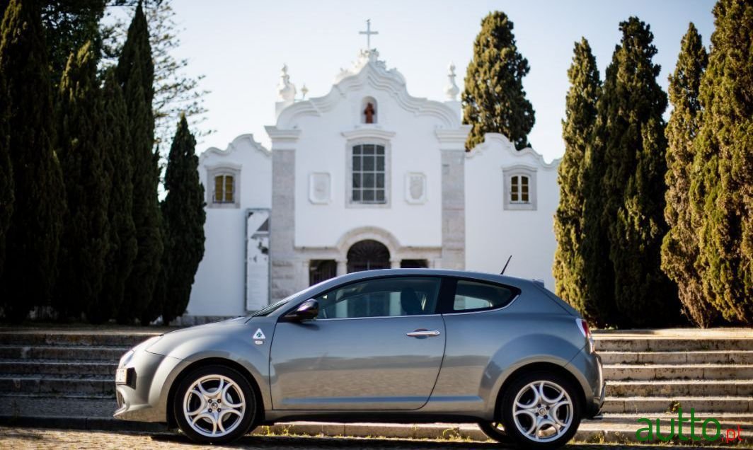 2010' Alfa Romeo MiTo photo #2