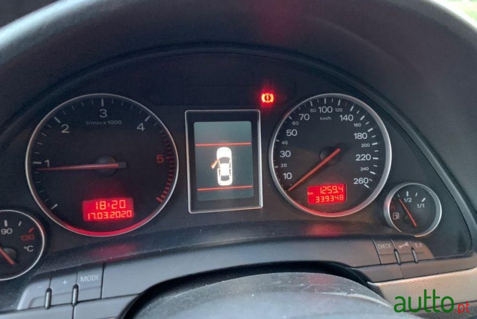 2002' Audi A4 Avant photo #4