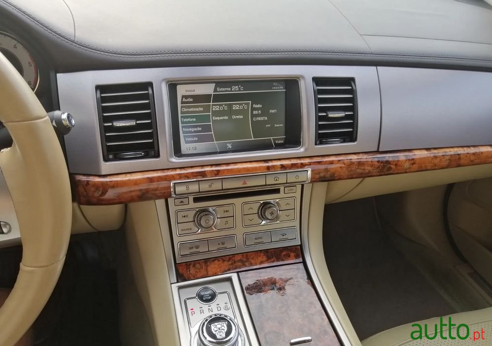 2008' Jaguar XF photo #5