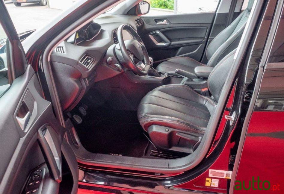 2015' Peugeot 308 Sw photo #1