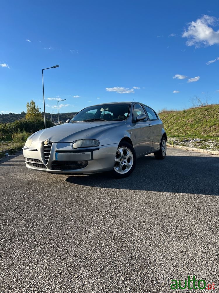 2004' Alfa Romeo 147 photo #1