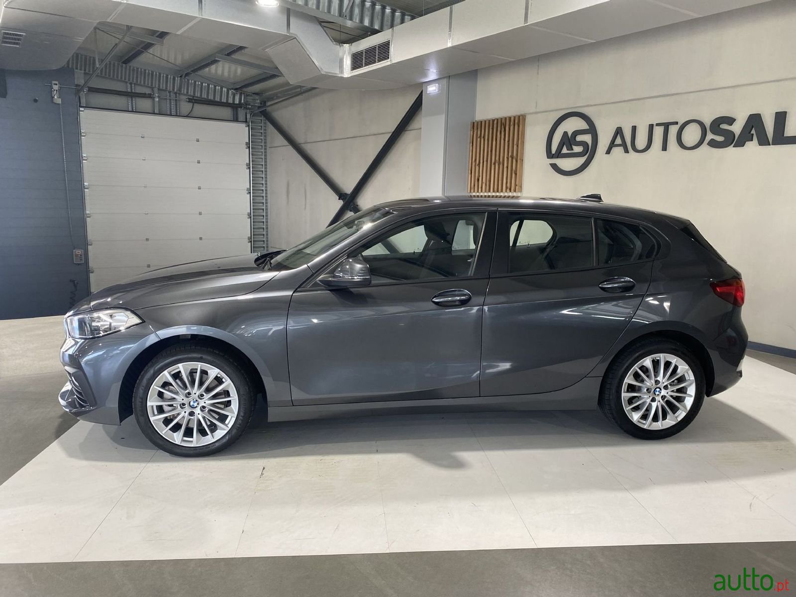 2021' BMW 116 photo #2