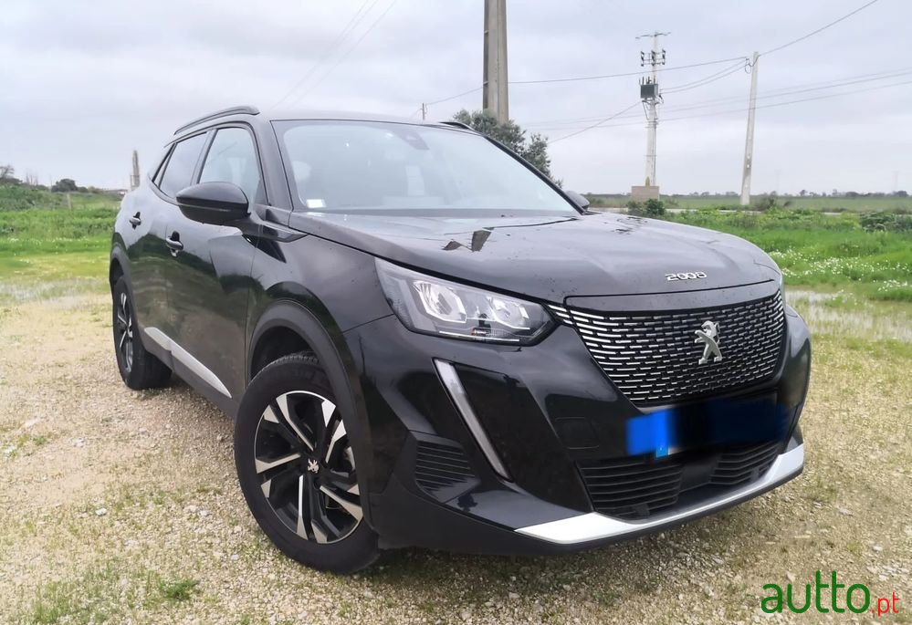 2020' Peugeot 2008 1.5 Bluehdi Allure Pack Eat8 photo #3