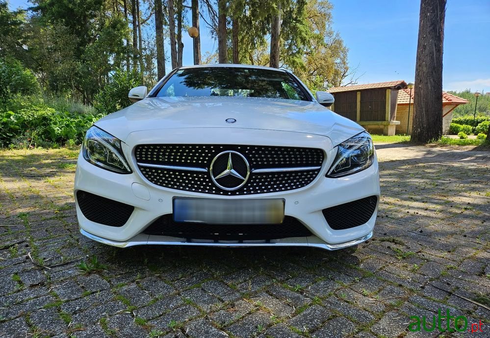 2015' Mercedes-Benz C 250 photo #3