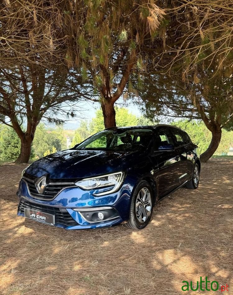 2020' Renault Megane photo #6