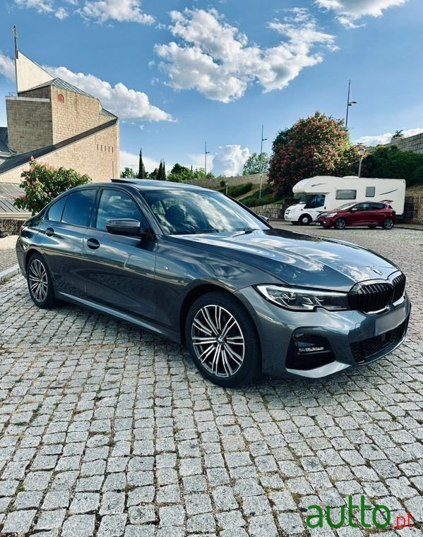 2020' BMW 330 E Pack M Auto photo #1