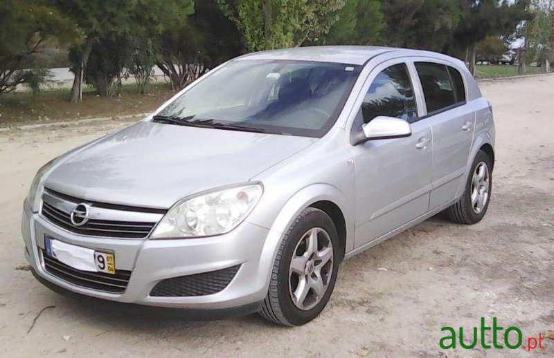 2007' Opel Astra 1.3 Cdti photo #1