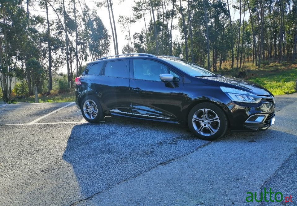2016' Renault Clio Sport Tourer photo #4