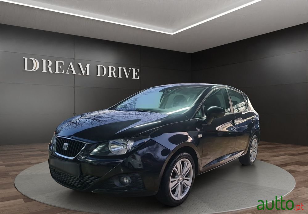 2011' SEAT Ibiza photo #1