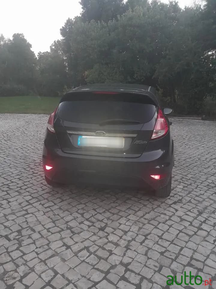 2014' Ford Fiesta photo #5
