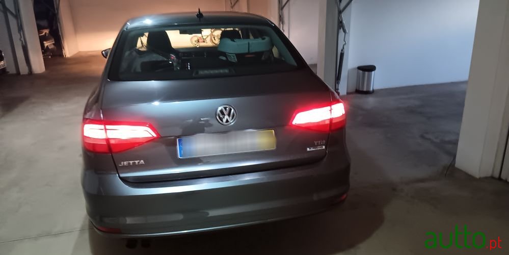 2015' Volkswagen Jetta photo #3