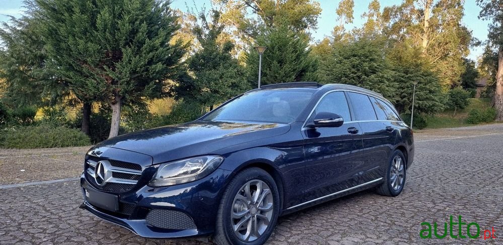 2015' Mercedes-Benz Classe C photo #2