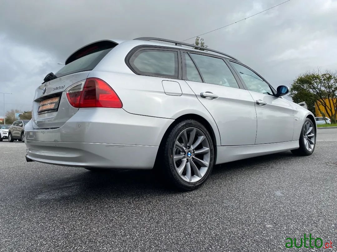 2008' BMW 320 photo #6