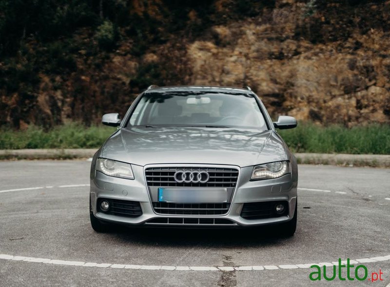 2010' Audi A4 Avant photo #1