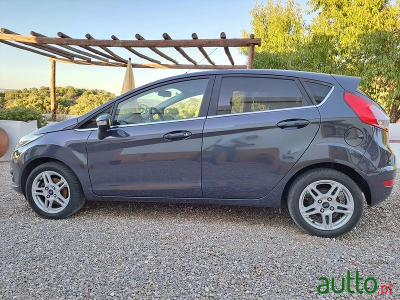 2014' Ford Fiesta 1.0 Ti-Vct Titanium photo #2