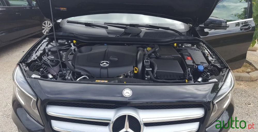 2016' Mercedes-Benz GLA 220 photo #5