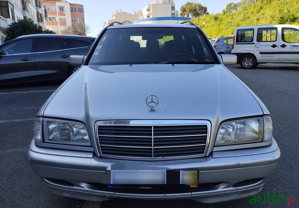 2000' Mercedes-Benz C 220 photo #3