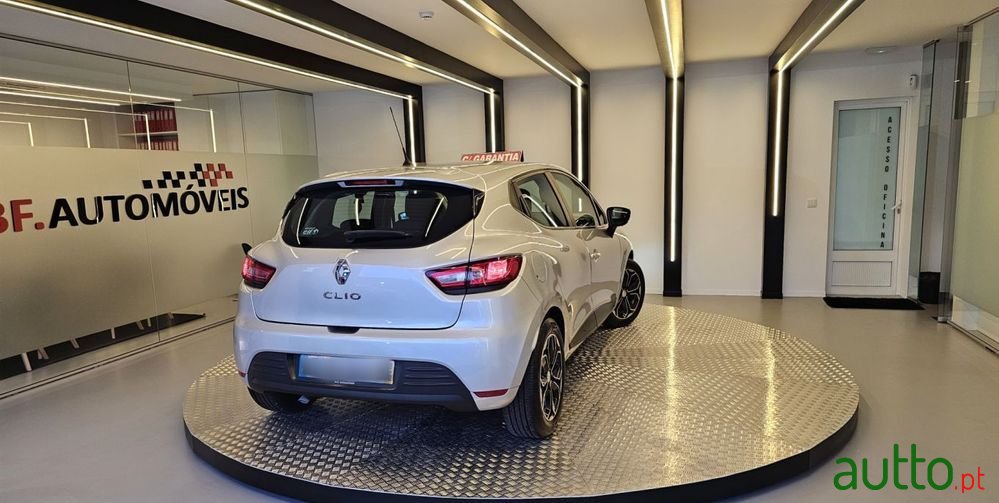 2019' Renault Clio 1.5 Dci Zen photo #4