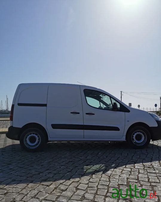 2017' Peugeot Partner photo #6