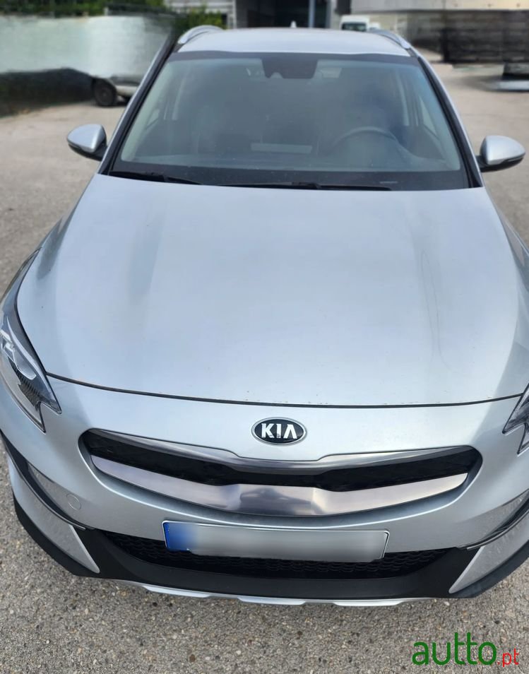 2021' Kia XCeed 1.0 T-Gdi Tech photo #3