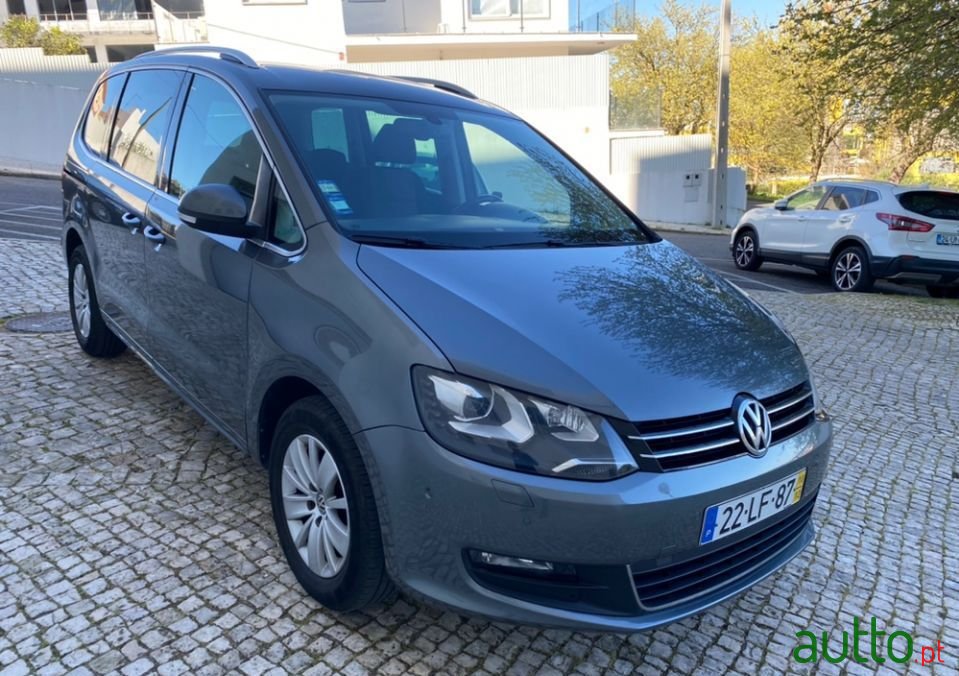 2010' Volkswagen Sharan photo #3