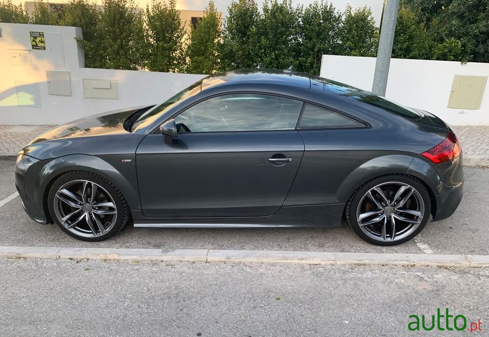 2012' Audi TT Roadster photo #3