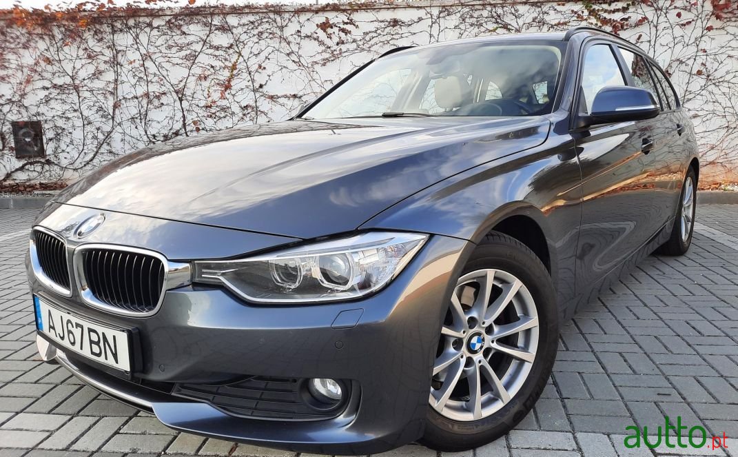 2013' BMW 320 photo #1