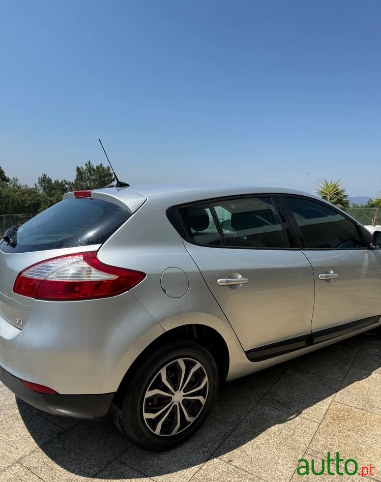 2010' Renault Megane 1.5 Dci Dynamique photo #3