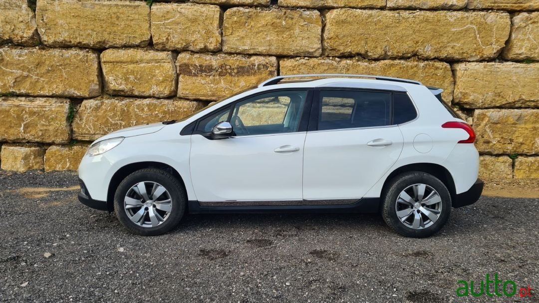 2015' Peugeot 2008 photo #3