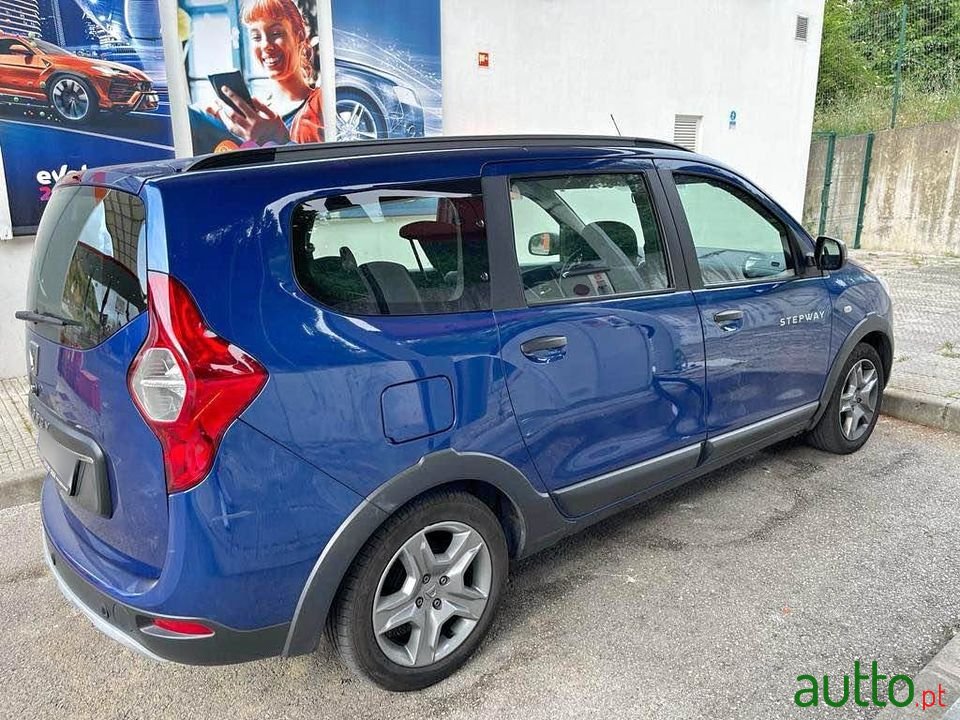 2023' Dacia Lodgy photo #5