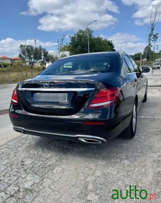 2017' Mercedes-Benz E 220 photo #2