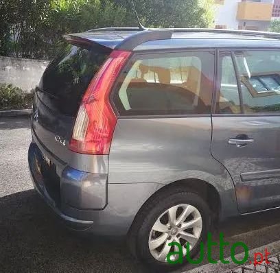 2010' Citroen C4 Grand Picasso photo #4