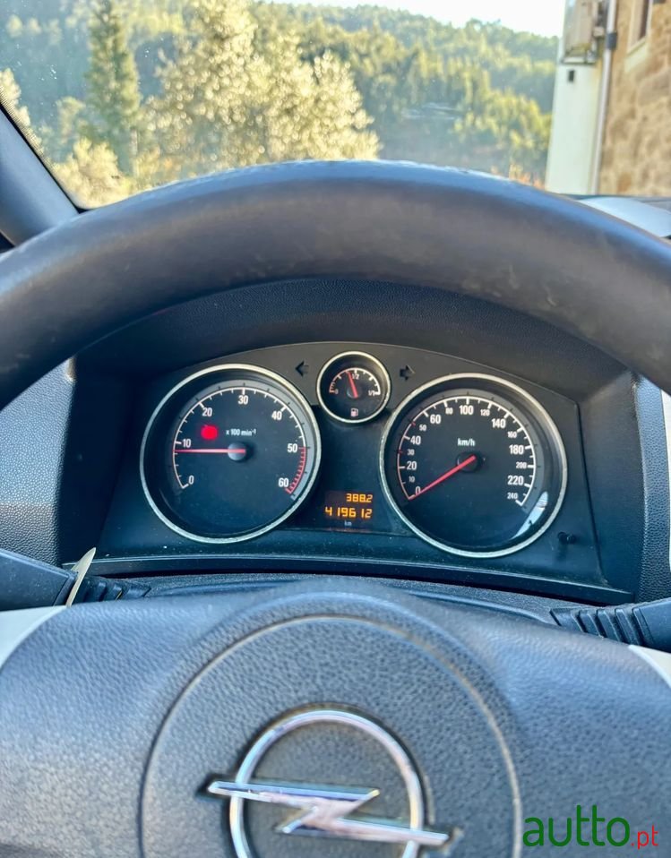 2008' Opel Zafira photo #2