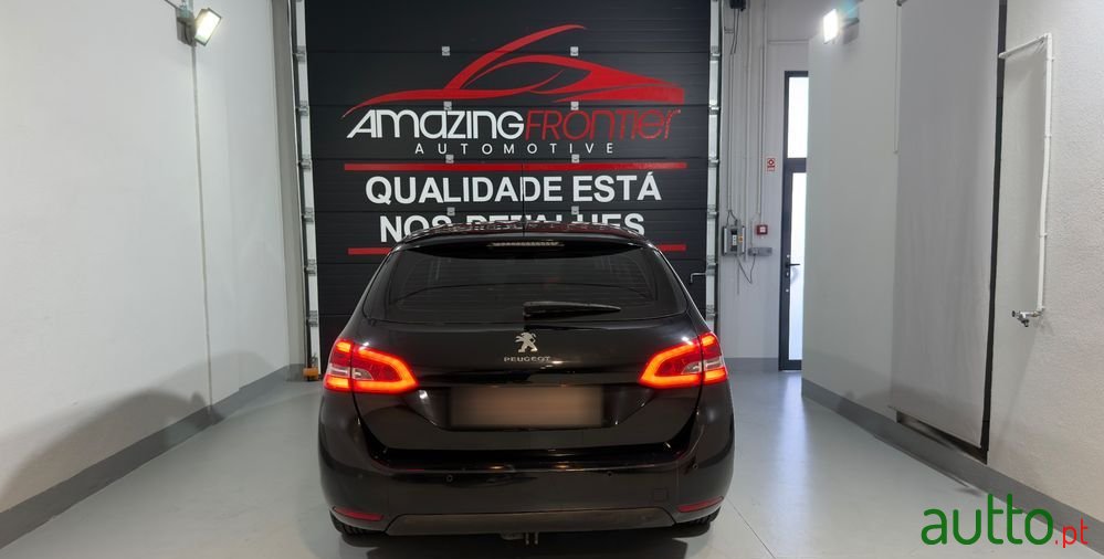 2015' Peugeot 308 photo #6