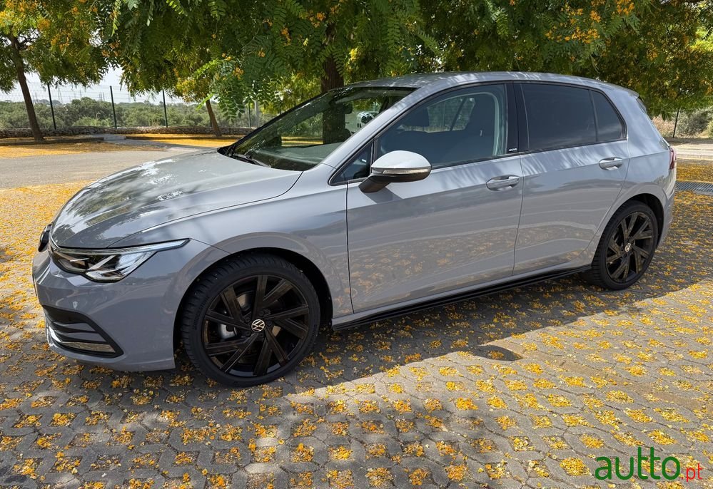 2023' Volkswagen Golf photo #1