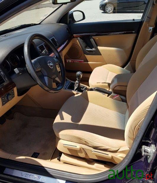 2004' Opel Vectra Caravan photo #2