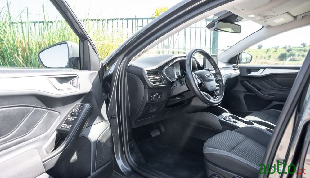 2020' Ford Focus Sw photo #6