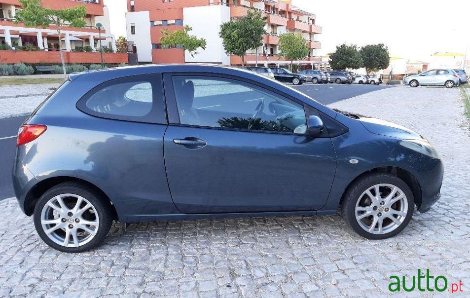 2009' Mazda 2 photo #1