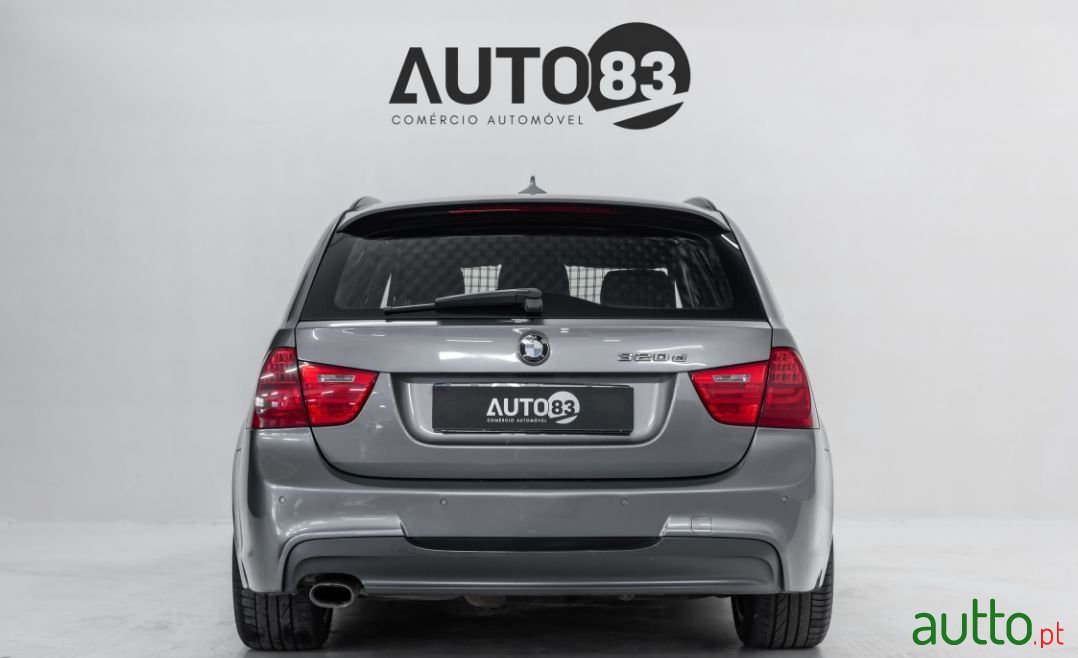 2010' BMW 320 photo #5