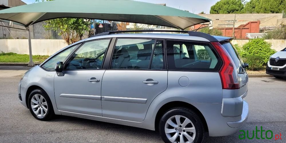 2010' Citroen C4 Grand Picasso photo #1